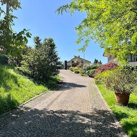 - Pusiano Villa