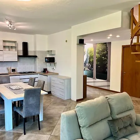 - Pusiano Villa Merone